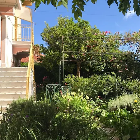 Casa Righetti Liguria, Three Indipendent In A 1924 Family With Garden, Together, Live Separately Appartement *