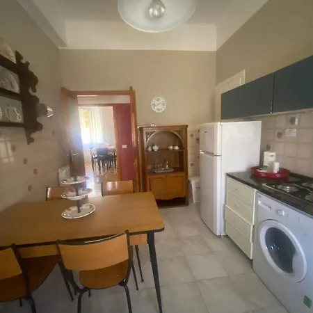 Appartement Casa Righetti Liguria, Three Indipendent In A 1924 Family With Garden, Together, Live Separately
