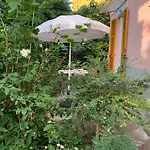 شقة Casa Righetti Liguria, Three Indipendent In A 1924 Family With Garden, Together, Live Separately *